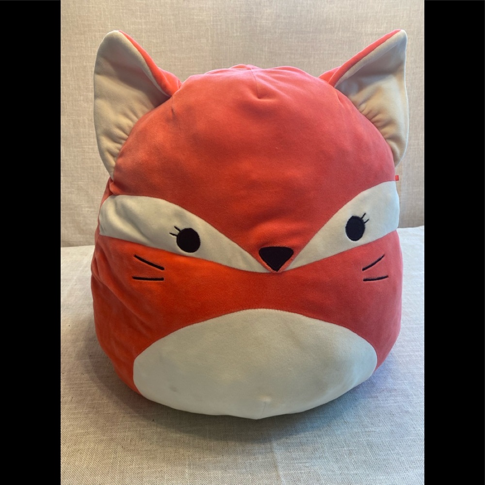SQULSHY SQUOOSHEMD SQUISHMALLOW.
